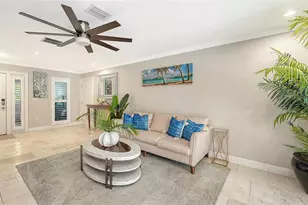 121 Holly Ave, Sarasota, FL 34243 - Photo 12