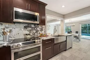 121 Holly Ave, Sarasota, FL 34243 - Photo 18
