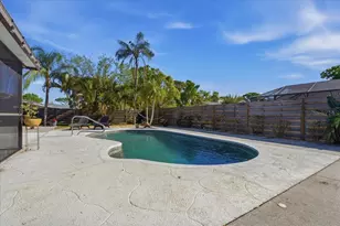 1467 Georgetowne Dr, Sarasota, FL 34232 - Photo 32