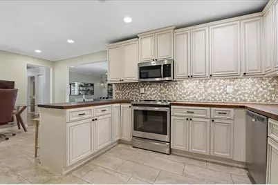 1467 Georgetowne Drive, Sarasota, FL 34232 - Photo 14