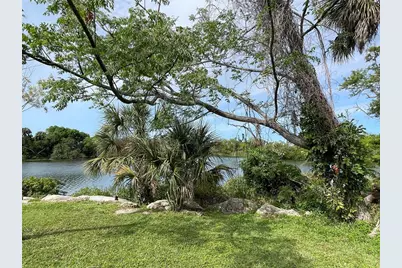 2807 48th Ave Dr W, Bradenton, FL 34207 - Photo 24
