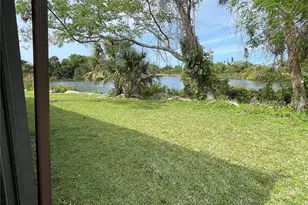 2807 48th Ave Dr W, Bradenton, FL 34207 - Photo 22