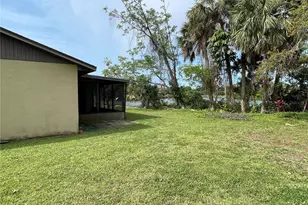 2807 48th Ave Dr W, Bradenton, FL 34207 - Photo 26