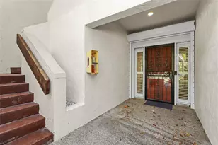 3324 Thornwood Rd, Sarasota, FL 34231 - Photo 2