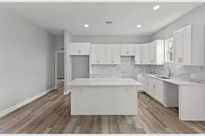 3707 20th Street E, Bradenton, FL 34208 - Photo 2