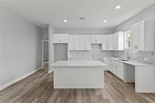 3707 20th St E, Bradenton, FL 34208 - Photo 2