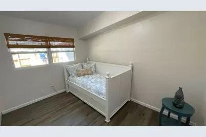 2504 S Milmar Drive, Sarasota, FL 34237 - Photo 24