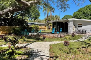 2504 S Milmar Dr, Sarasota, FL 34237 - Photo 12