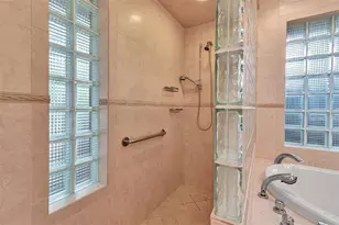 1714 South Dr, Sarasota, FL 34239 - Photo 48