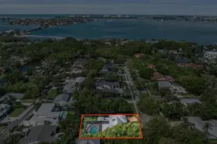 1714 South Dr, Sarasota, FL 34239 - Photo 4