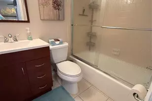 3176 Lake Bayshore Dr, Bradenton, FL 34205 - Photo 24