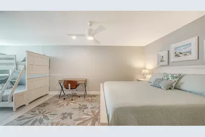 2425 Gulf Of Mexico Drive #14E, Longboat Key, FL 34228 - Photo 16