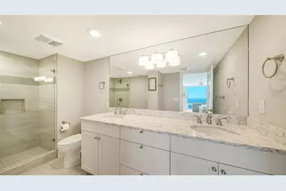 2425 Gulf Of Mexico Drive #14E, Longboat Key, FL 34228 - Photo 14