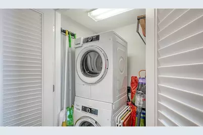 2425 Gulf Of Mexico Drive #14E, Longboat Key, FL 34228 - Photo 24