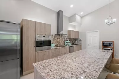 4334 Marcott Circle, Sarasota, FL 34233 - Photo 10