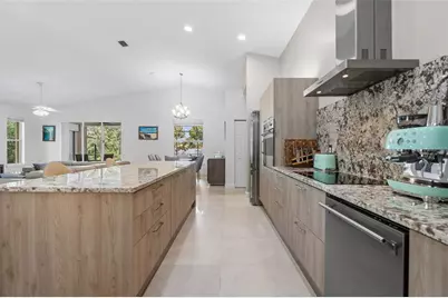 4334 Marcott Circle, Sarasota, FL 34233 - Photo 12