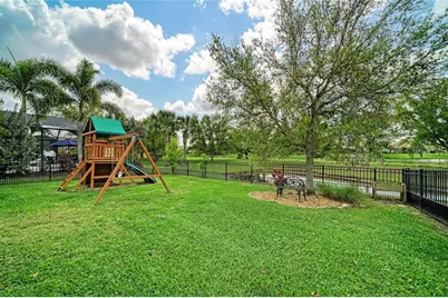 8425 Nandina Drive, Sarasota, FL 34240 - Photo 48