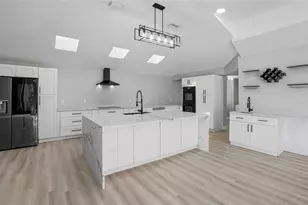 10218 46th Ave W, Bradenton, FL 34210 - Photo 8