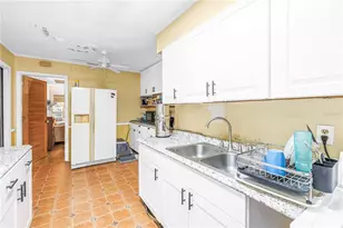 2334 Prospect St, Sarasota, FL 34239 - Photo 10