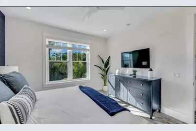 2210 Avenue A, Bradenton Beach, FL 34217 - Photo 24