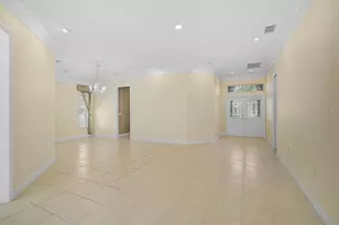 5453 Ashton Manor Dr, Sarasota, FL 34233 - Photo 6