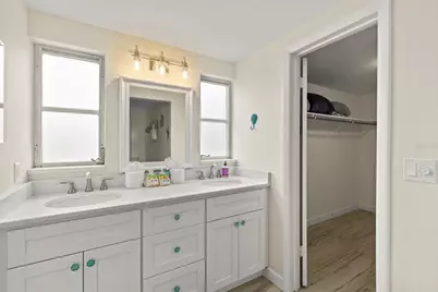 6836 Roxbury Drive, Sarasota, FL 34231 - Photo 18