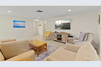 6836 Roxbury Drive, Sarasota, FL 34231 - Photo 6