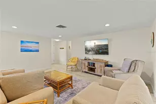 6836 Roxbury Dr, Sarasota, FL 34231 - Photo 6