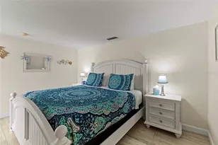 6836 Roxbury Dr, Sarasota, FL 34231 - Photo 10