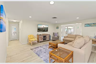 6836 Roxbury Drive, Sarasota, FL 34231 - Photo 10