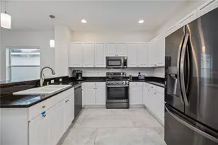 12146 Longview Lake Cir, Bradenton, FL 34211 - Photo 14