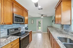 1878 Joyce St, Sarasota, FL 34231 - Photo 12