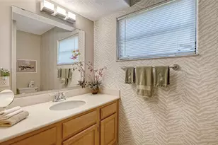 4310 74th Ave E, Sarasota, FL 34243 - Photo 28