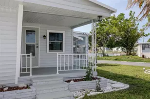 5105 8th St W, Bradenton, FL 34207 - Photo 6