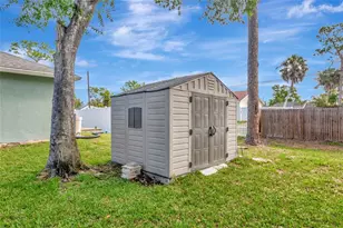 2631 Fiesta Dr, Venice, FL 34293 - Photo 36