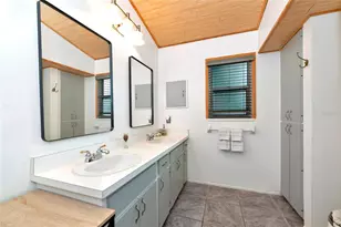 2631 Fiesta Dr, Venice, FL 34293 - Photo 8