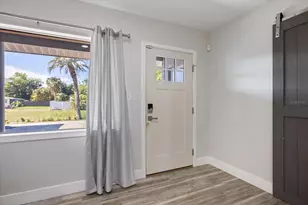 2513 Mineola Way, Sarasota, FL 34239 - Photo 8