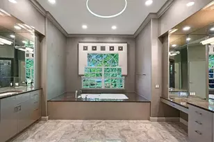 5023 Ashley Pkwy, Sarasota, FL 34241 - Photo 32