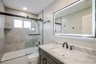 18310 Van Nuys Cir, Port Charlotte, FL 33948 - Photo 20
