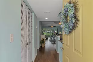 433 Cerromar Ln, Venice, FL 34293 - Photo 4