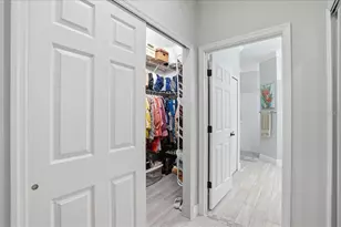 8205 Stirling Falls Cir, Sarasota, FL 34243 - Photo 28