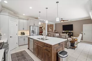 8205 Stirling Falls Cir, Sarasota, FL 34243 - Photo 14