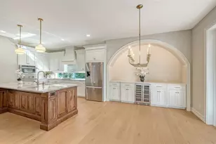 1850 Webber St, Sarasota, FL 34239 - Photo 8