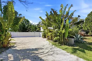 2538 Trinidad St, Sarasota, FL 34231 - Photo 46