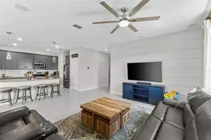 7434 35th Ln E, Sarasota, FL 34243 - Photo 10