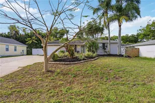 2546 Parma St, Sarasota, FL 34231 - Photo 2