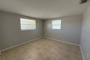 450 Briarwood Rd, Venice, FL 34293 - Photo 6