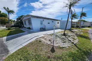 305 Batan Ct, Bradenton, FL 34207 - Photo 2