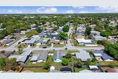 6456 Tarawa Drive, Sarasota, FL 34241 - Photo 4