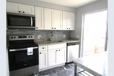 2405 Crispin Court #E1, Sarasota, FL 34235 - Photo 8